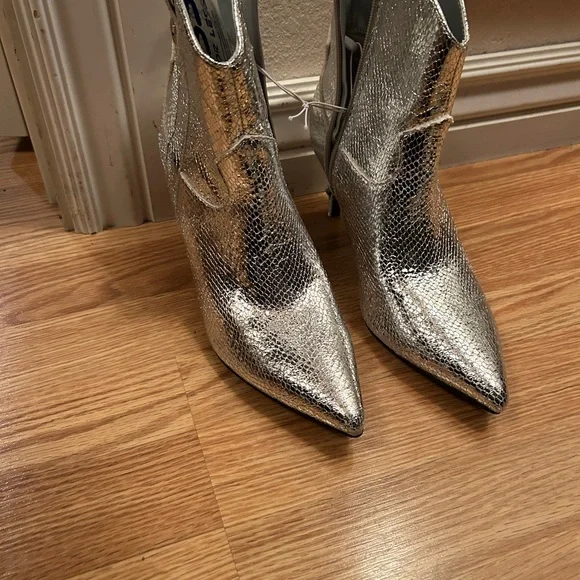 Silver Heeled Boots with Stiletto Heel and Western Design - Picture 2 of 4
